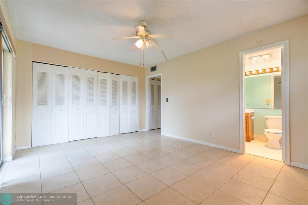 Active With Contract: $1,450 (1 beds, 1 baths, 774 Square Feet)