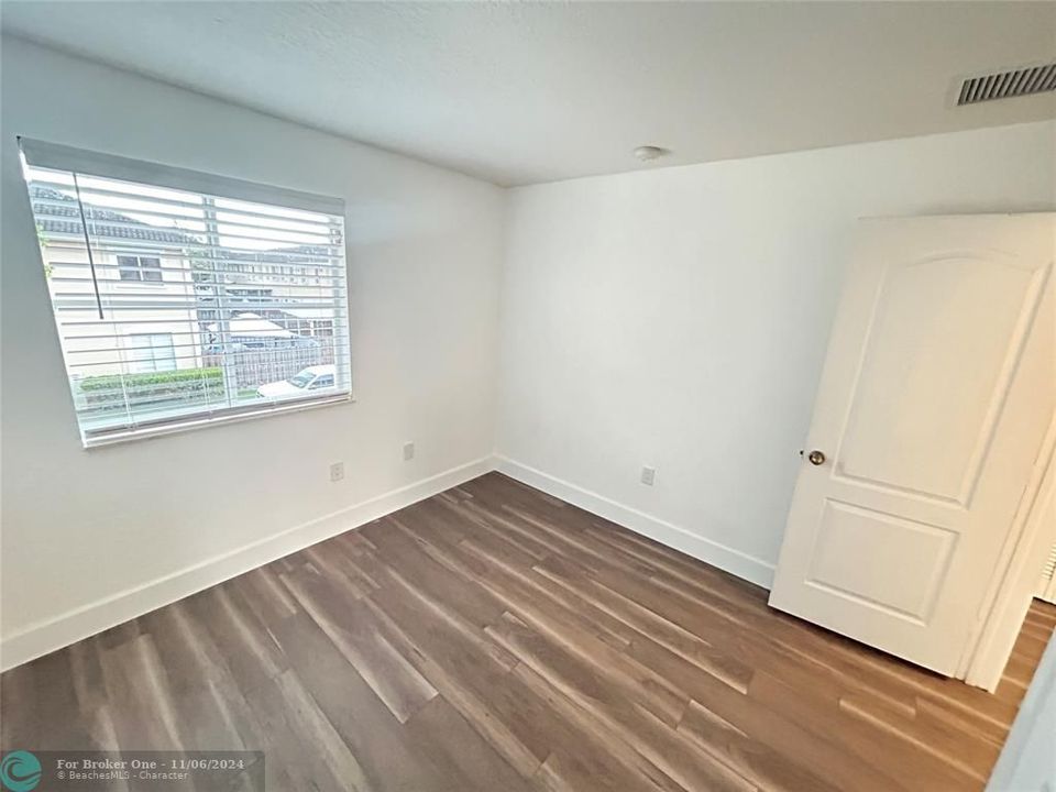 For Rent: $2,900 (3 beds, 2 baths, 1387 Square Feet)