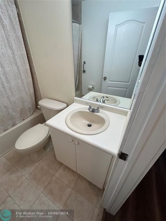 В аренду: $2,900 (3 спален, 2 ванн, 1387 Квадратных фут)