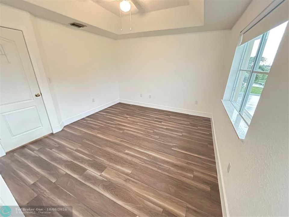 For Rent: $2,900 (3 beds, 2 baths, 1387 Square Feet)