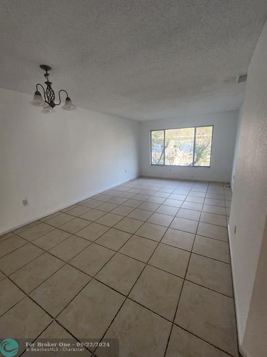 For Sale: $199,000 (2 beds, 2 baths, 767 Square Feet)