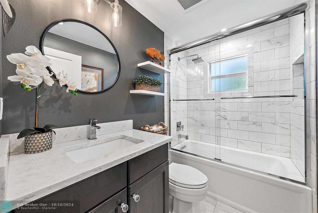 Recently Sold: $825,000 (2 beds, 2 baths, 1367 Square Feet)