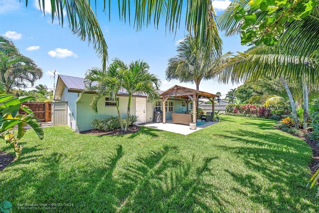 Recently Sold: $825,000 (2 beds, 2 baths, 1367 Square Feet)