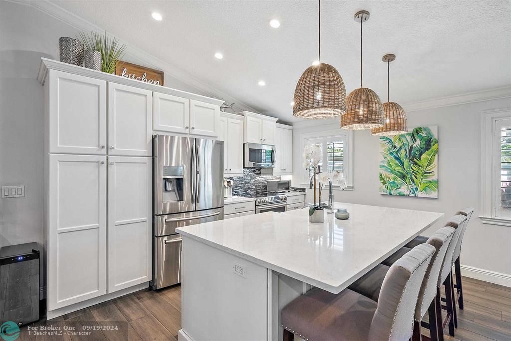 Recently Sold: $825,000 (2 beds, 2 baths, 1367 Square Feet)