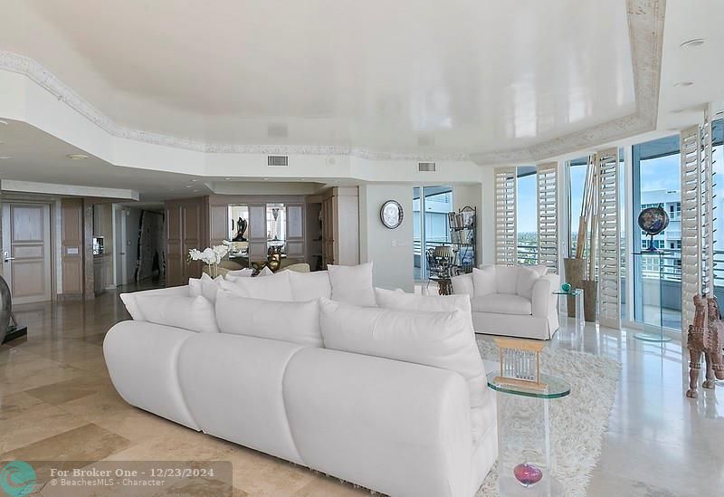 Active With Contract: $1,899,000 (3 beds, 3 baths, 3200 Square Feet)