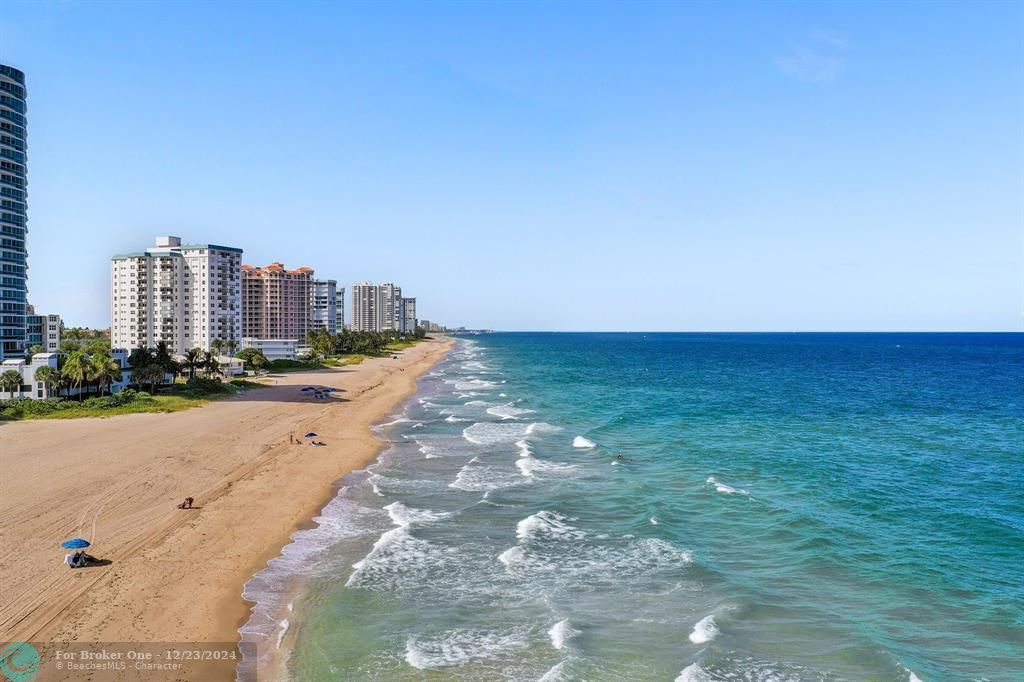 Active With Contract: $1,899,000 (3 beds, 3 baths, 3200 Square Feet)