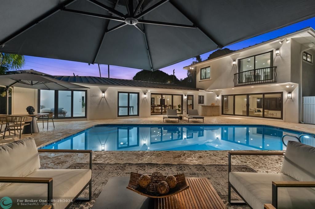 Active With Contract: $1,800,000 (4 beds, 3 baths, 2720 Square Feet)