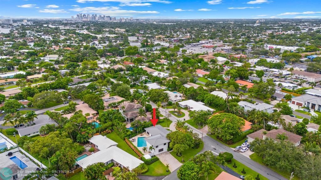 Active With Contract: $1,800,000 (4 beds, 3 baths, 2720 Square Feet)