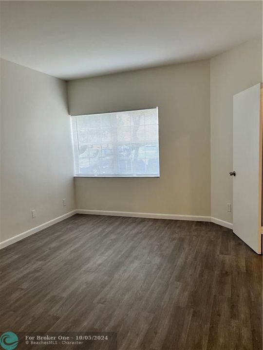 For Sale: $269,000 (2 beds, 2 baths, 807 Square Feet)