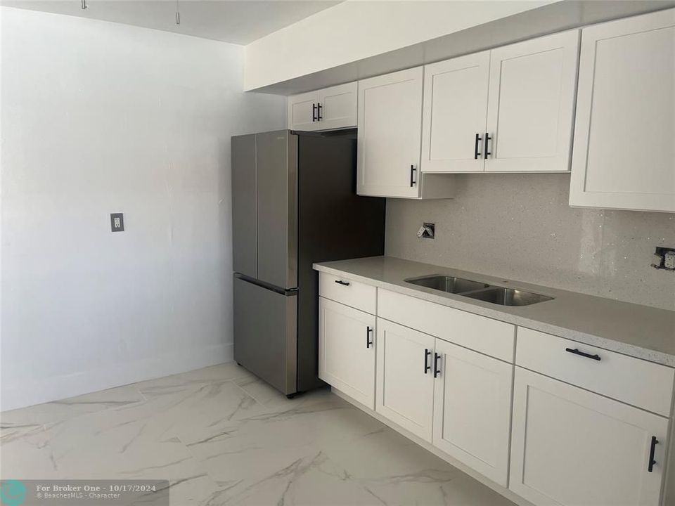 Recently Sold: $2,225 (2 beds, 1 baths, 2100 Square Feet)