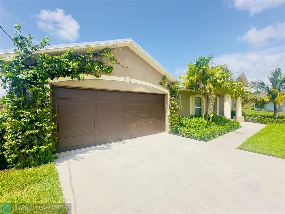 Active With Contract: $3,400 (4 beds, 2 baths, 2040 Square Feet)