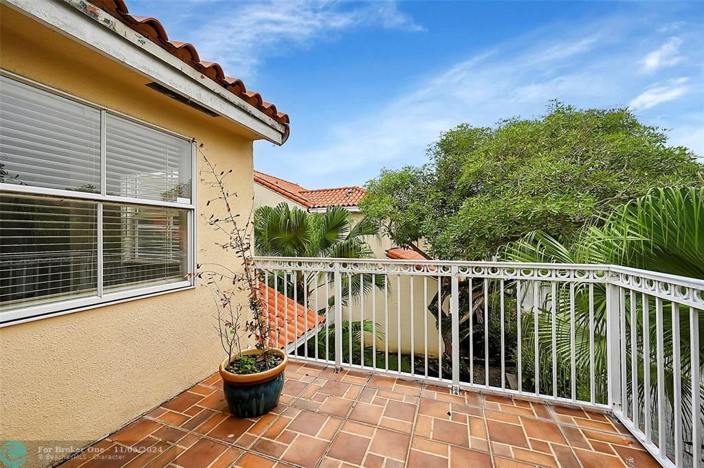 Active With Contract: $3,500 (4 beds, 2 baths, 1683 Square Feet)