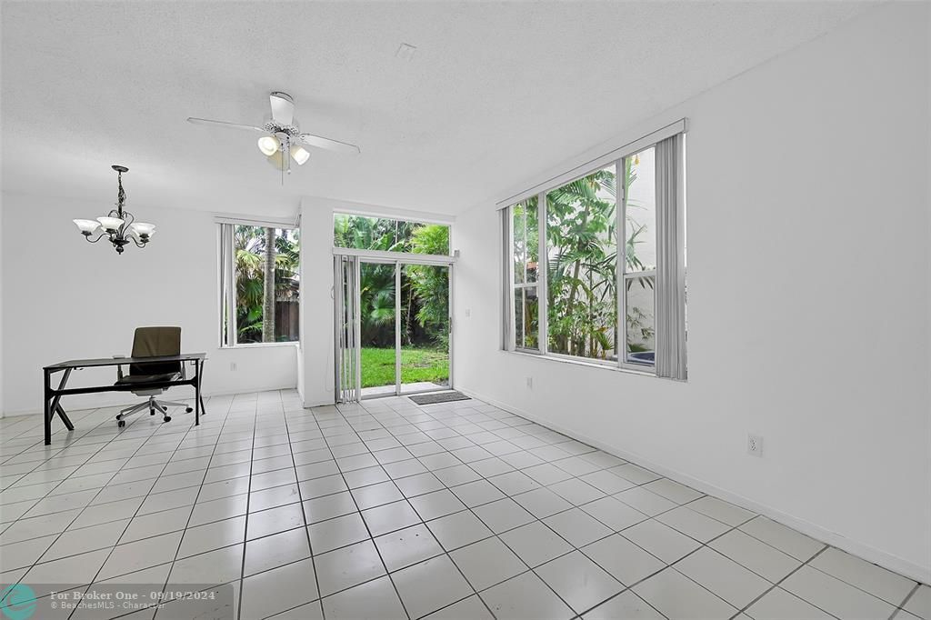 Active With Contract: $3,500 (4 beds, 2 baths, 1683 Square Feet)