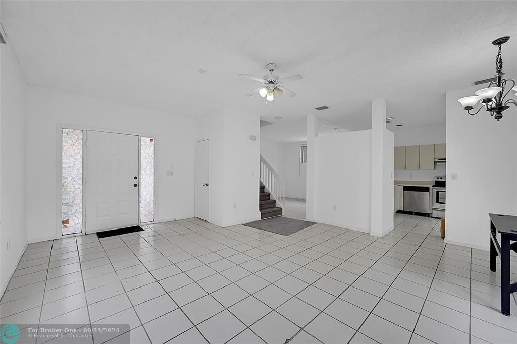 Active With Contract: $3,500 (4 beds, 2 baths, 1683 Square Feet)