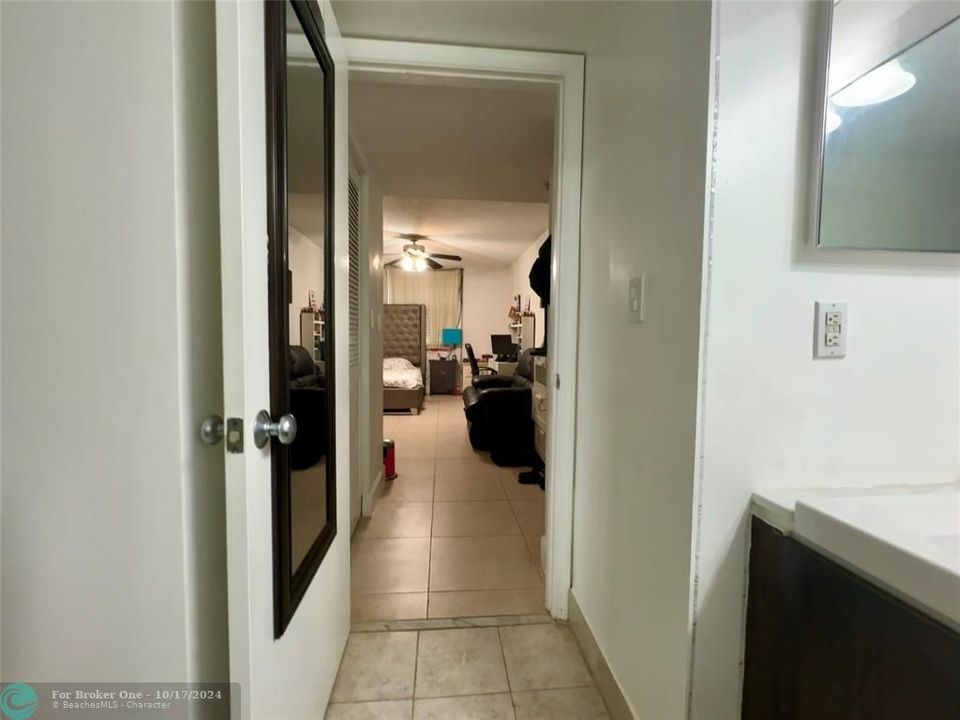 For Sale: $290,000 (2 beds, 2 baths, 1020 Square Feet)