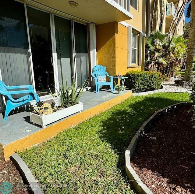 For Sale: $290,000 (2 beds, 2 baths, 1020 Square Feet)