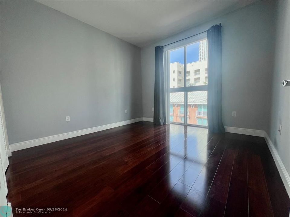 For Sale: $420,000 (2 beds, 2 baths, 1126 Square Feet)