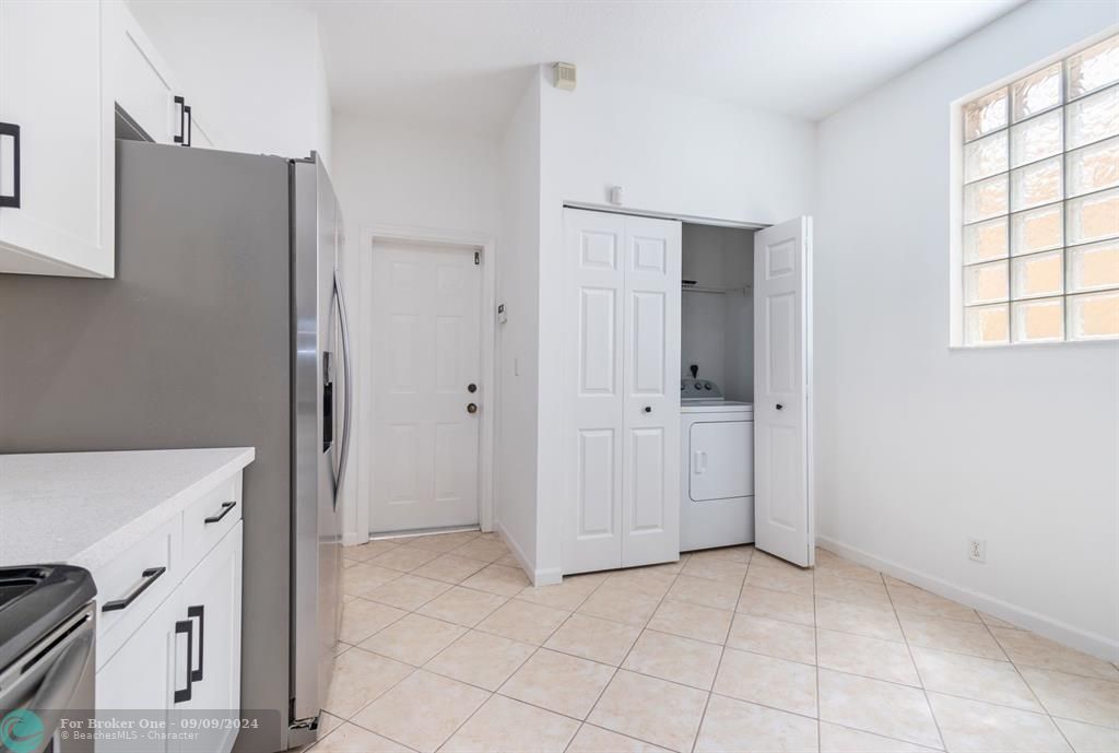 Active With Contract: $560,000 (3 beds, 2 baths, 1627 Square Feet)