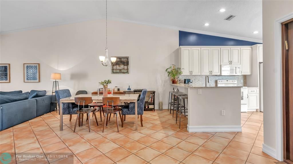 Recently Sold: $500,000 (2 beds, 2 baths, 1548 Square Feet)