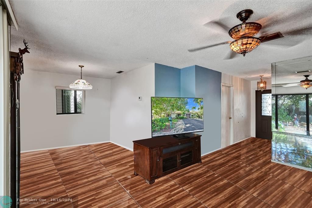 Active With Contract: $449,900 (4 beds, 2 baths, 1330 Square Feet)