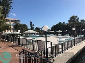 Active With Contract: $2,100 (2 beds, 2 baths, 1040 Square Feet)