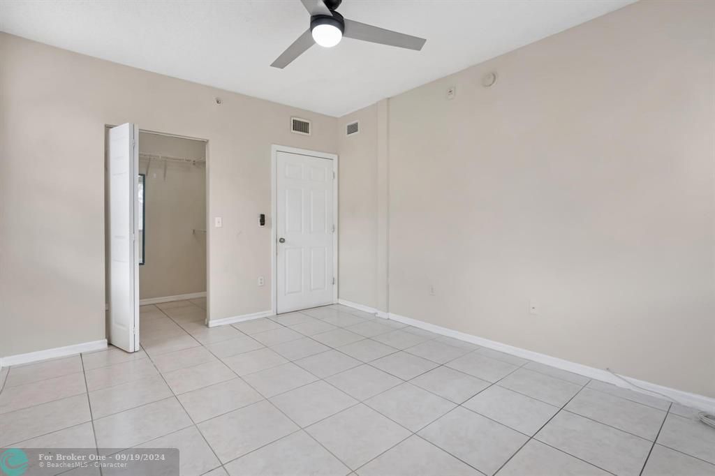 Active With Contract: $269,900 (2 beds, 1 baths, 847 Square Feet)