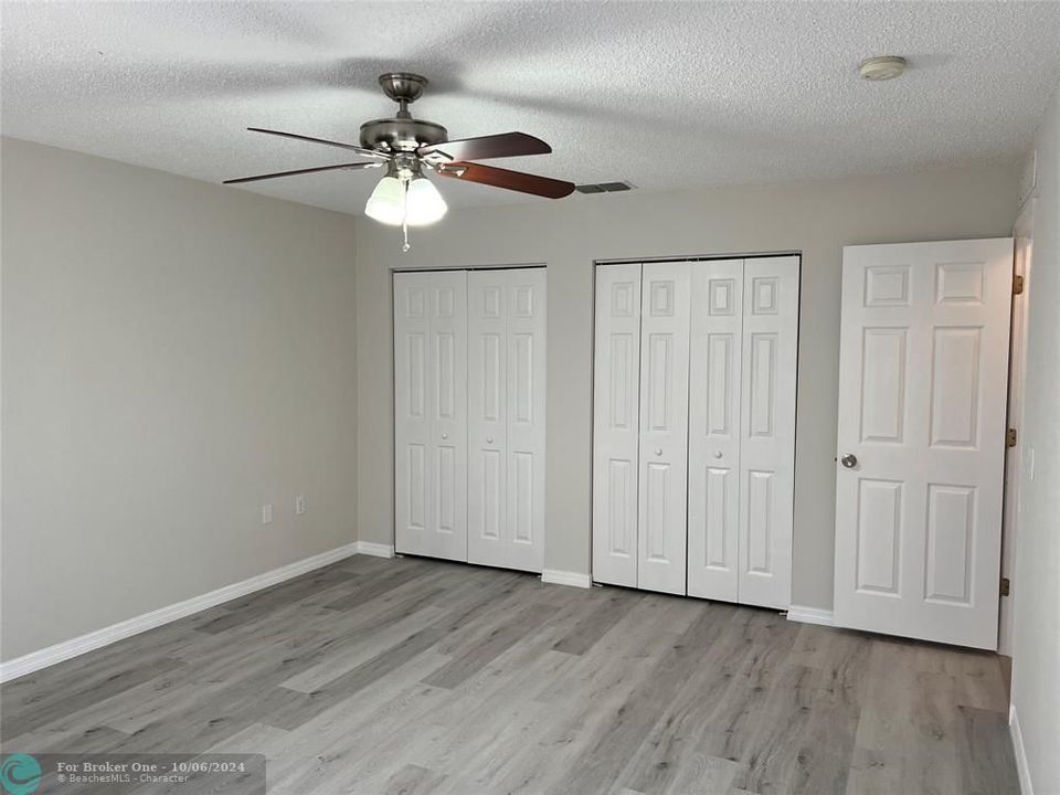 For Rent: $2,900 (3 beds, 2 baths, 2808 Square Feet)