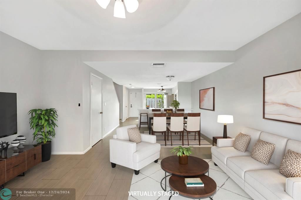 Active With Contract: $2,950 (2 beds, 2 baths, 1056 Square Feet)