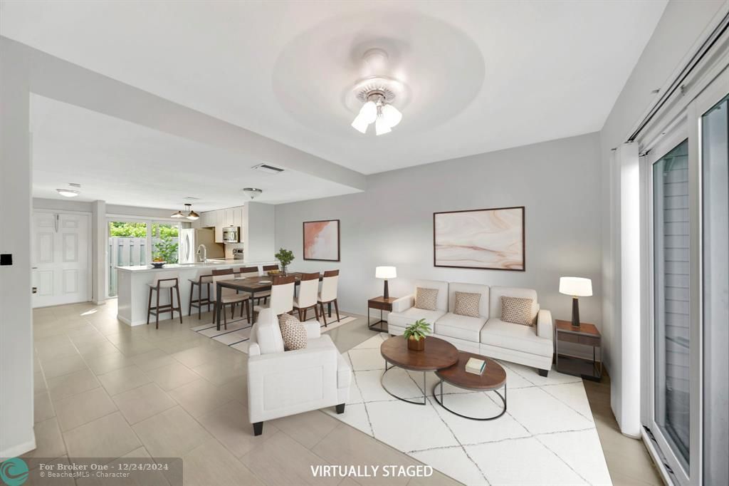 Active With Contract: $2,950 (2 beds, 2 baths, 1056 Square Feet)