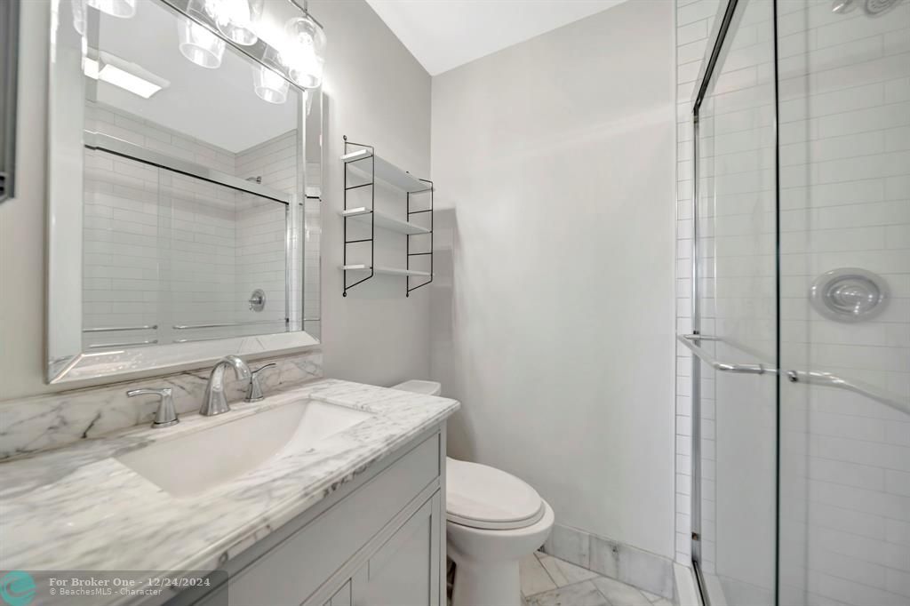 Active With Contract: $2,950 (2 beds, 2 baths, 1056 Square Feet)