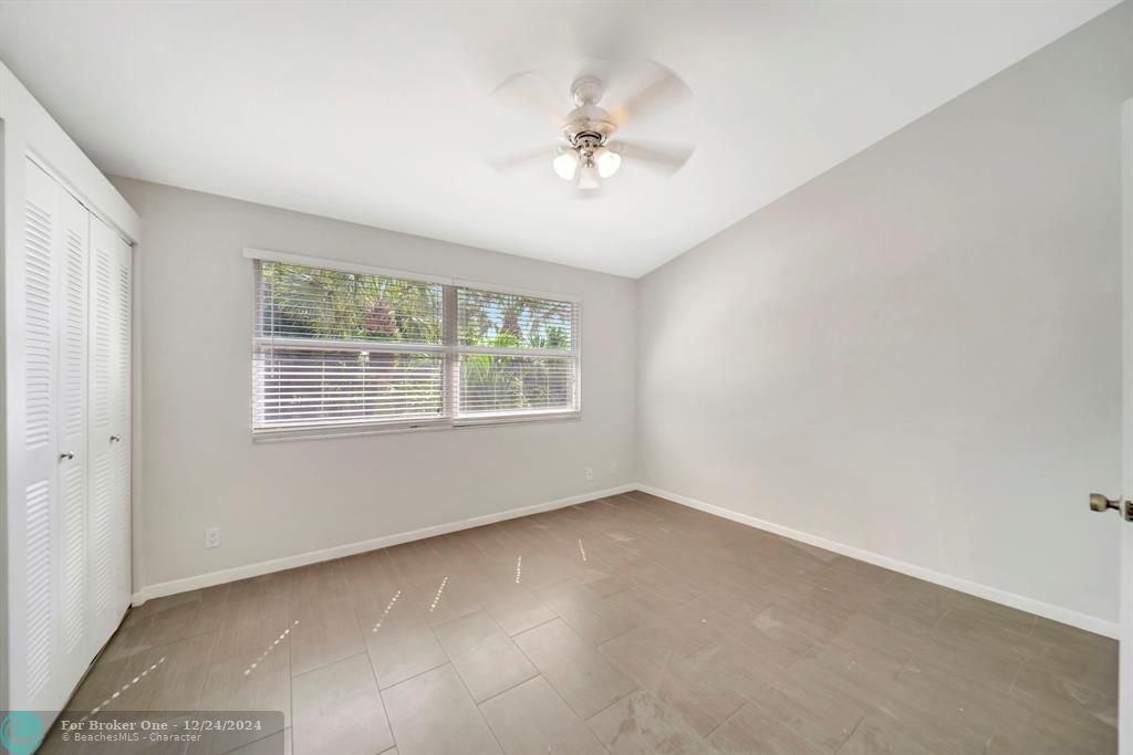 Active With Contract: $2,950 (2 beds, 2 baths, 1056 Square Feet)