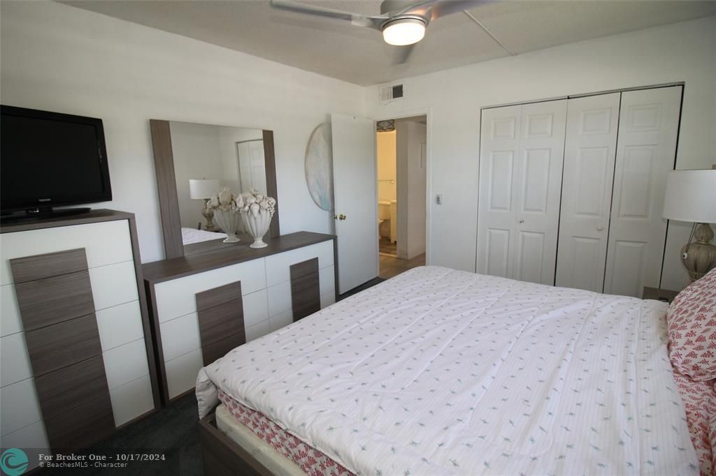 For Sale: $130,000 (2 beds, 1 baths, 840 Square Feet)