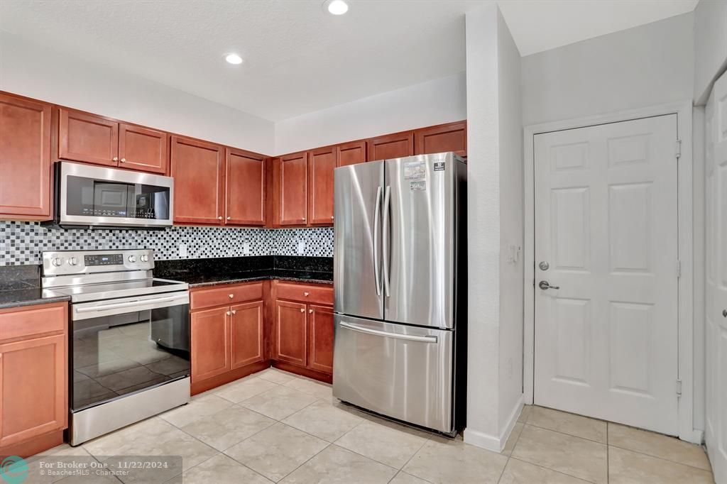 Active With Contract: $3,300 (3 beds, 2 baths, 1768 Square Feet)