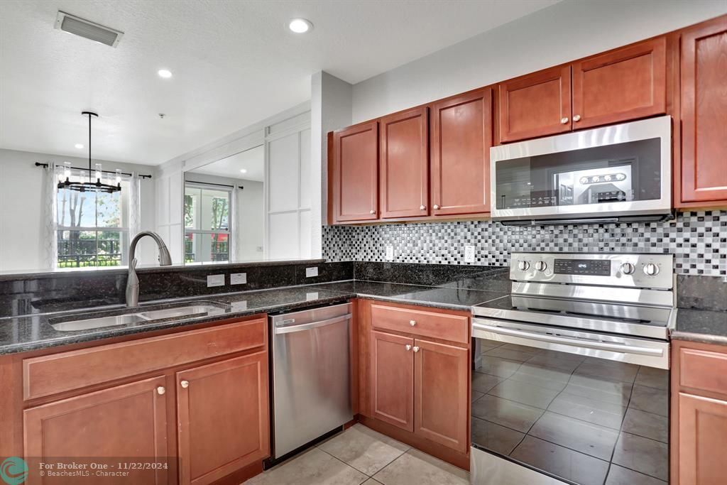 Active With Contract: $3,300 (3 beds, 2 baths, 1768 Square Feet)