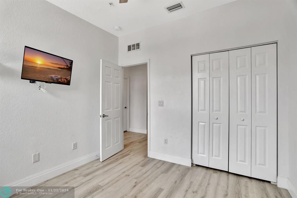 Active With Contract: $3,300 (3 beds, 2 baths, 1768 Square Feet)