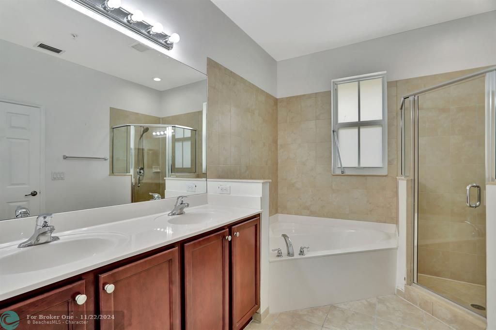 Active With Contract: $3,300 (3 beds, 2 baths, 1768 Square Feet)