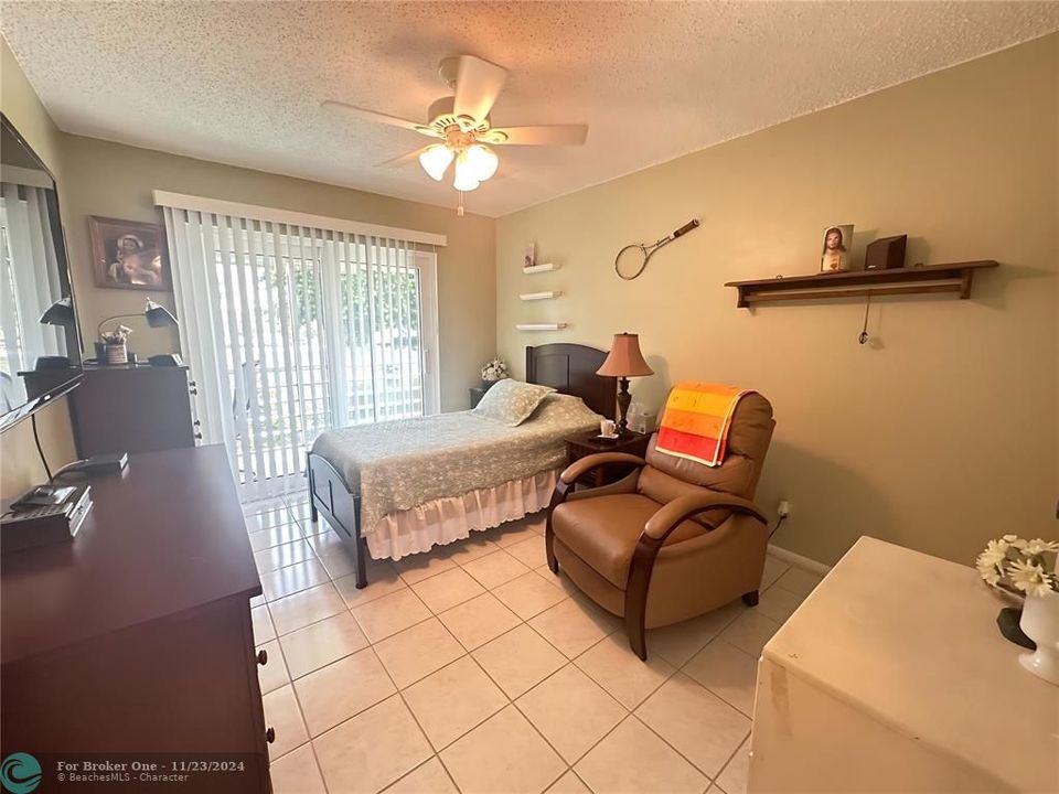 For Sale: $184,000 (2 beds, 1 baths, 820 Square Feet)