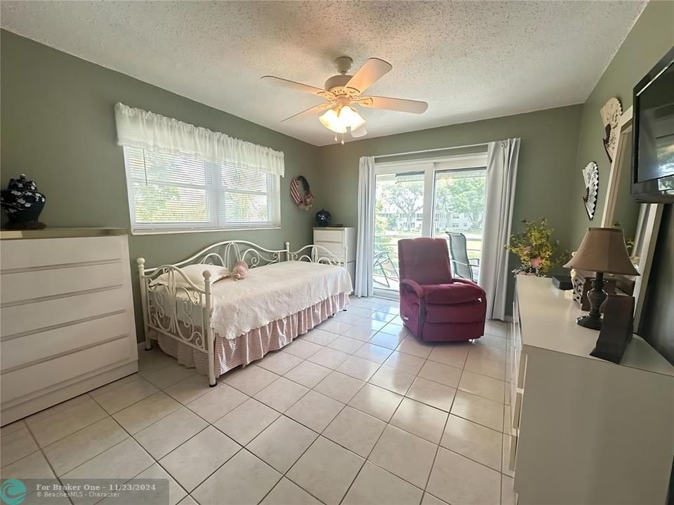 For Sale: $184,000 (2 beds, 1 baths, 820 Square Feet)