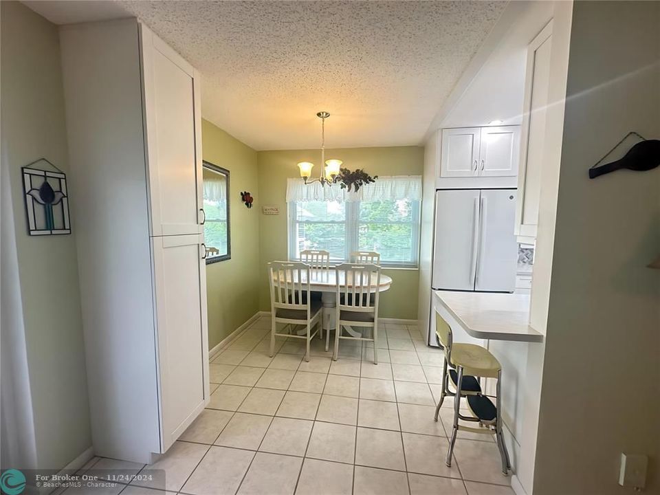 For Sale: $184,000 (2 beds, 1 baths, 820 Square Feet)