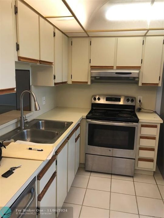 For Rent: $1,900 (2 beds, 2 baths, 1190 Square Feet)