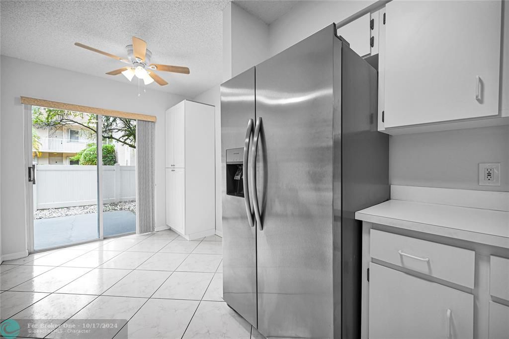 For Sale: $225,000 (2 beds, 2 baths, 1250 Square Feet)