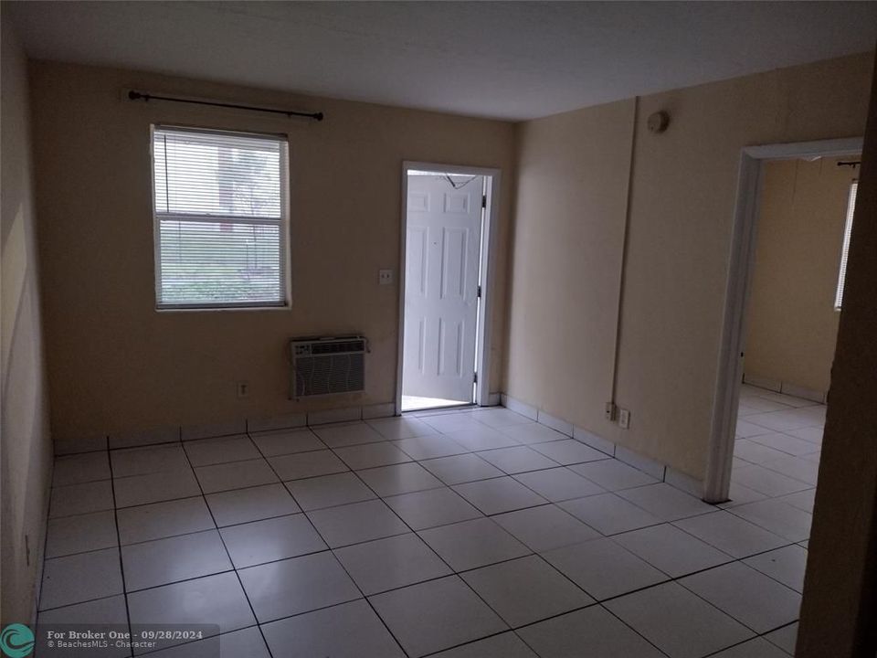 For Rent: $1,650 (2 beds, 1 baths, 775 Square Feet)