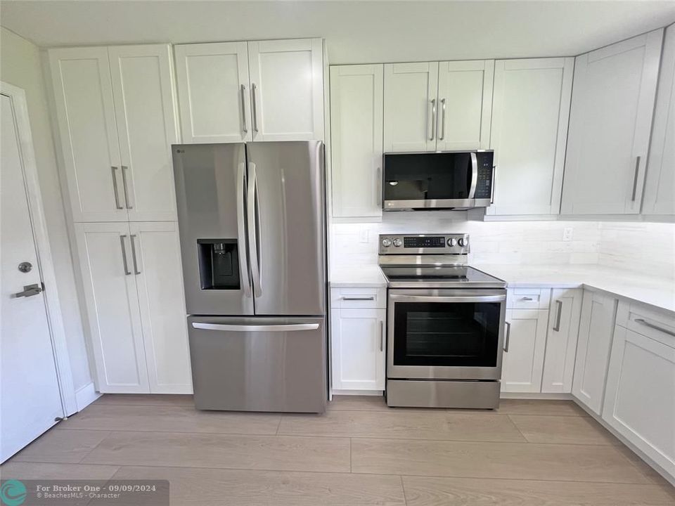 For Sale: $325,000 (2 beds, 2 baths, 1400 Square Feet)