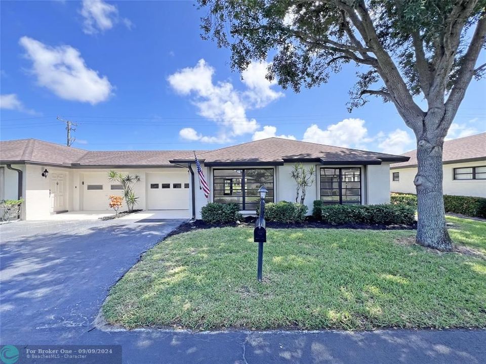 For Sale: $325,000 (2 beds, 2 baths, 1400 Square Feet)