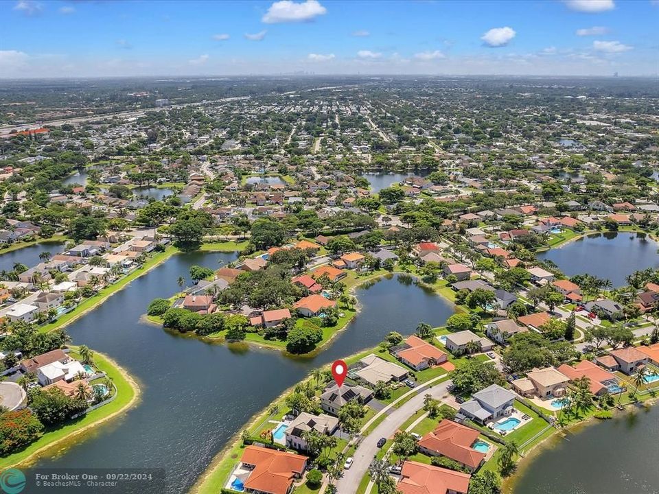 For Sale: $780,000 (4 beds, 2 baths, 2320 Square Feet)