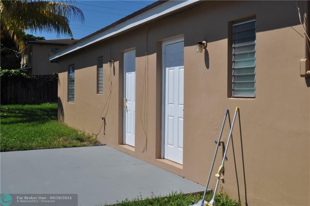 For Sale: $2,000 (2 beds, 2 baths, 726 Square Feet)