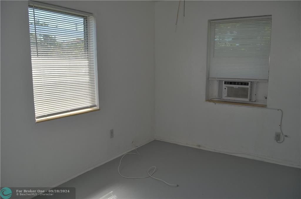 For Sale: $2,000 (2 beds, 2 baths, 726 Square Feet)