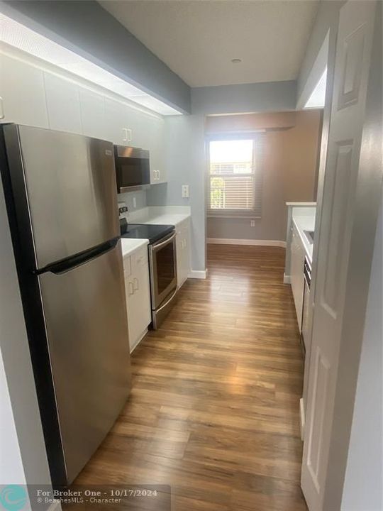 Recently Rented: $2,200 (2 beds, 2 baths, 1137 Square Feet)