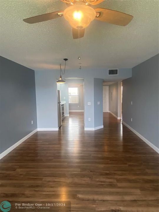 Recently Rented: $2,200 (2 beds, 2 baths, 1137 Square Feet)