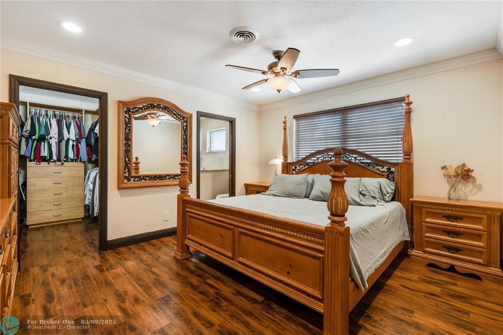 Recently Sold: $699,000 (3 beds, 2 baths, 1953 Square Feet)